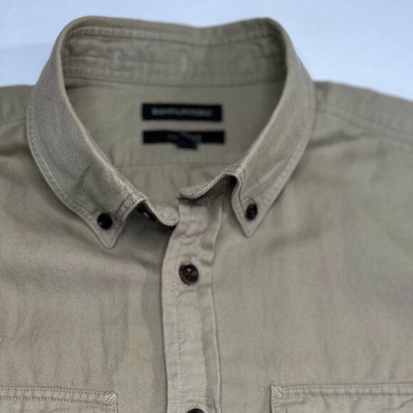 Banana Republic Standard Fit Khaki Button-Up Shirt Men’s L – Dual Chest Pockets - Picture 3 of 9